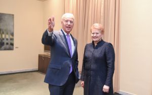 Prezidentės Dalios Grybauskaitės susitikimas su JAV viceprezidentu Joe Bidenu. Lietuvos Prezidento kanceliarijos nuotr.