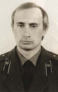 Vladimiras Putinas - KGB karininko uniforma.
