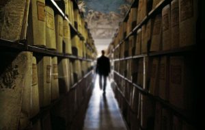 Kokias praeities paslaptis slepia į Vakarus pervežti vadinamieji "Mitrochino archyvai"?