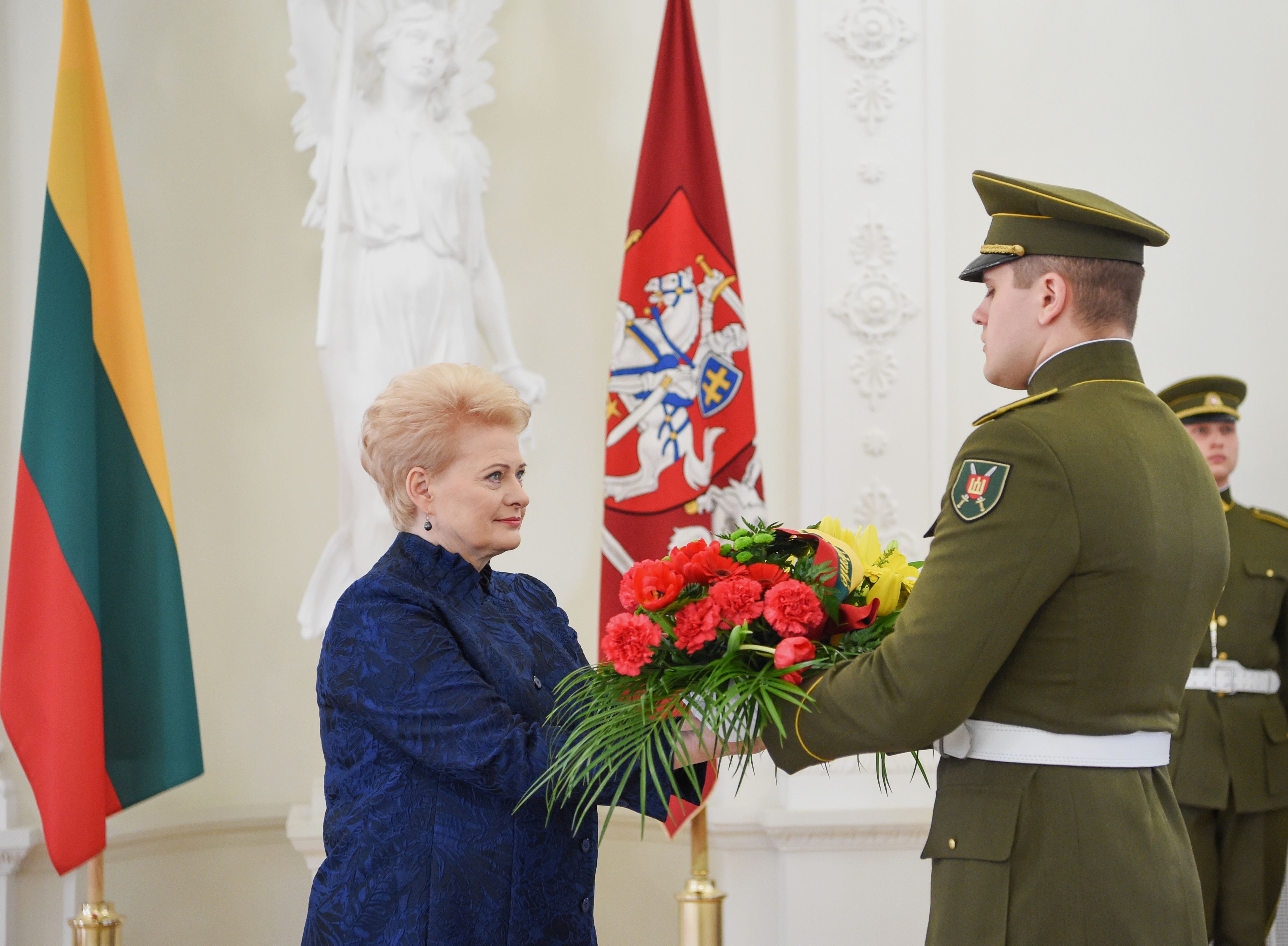 Prezidentės Gėlės – Vasario 16-osios Akto Signatarų Artimiesiems | SLAPTAI