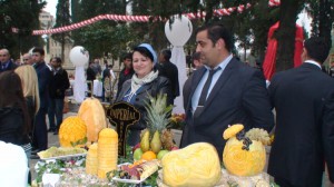 Azerbaidžanietiški vaisiai svečiams - nemokami