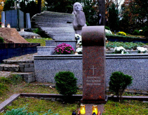 Politinio kalinio, vertėjo Simono Račiūno kapas Antakalnio kapinėse