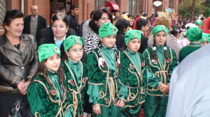 Azerbaidžaniečių tautiniai rūbai - įvairiausių spalvų