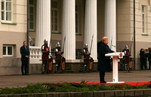 Garbės sargybos kuopą sveikina Prezidentė Dalia Grybauskaitė