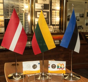 Trijų Baltijos šalių vėliavos