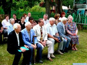 Svečiai ir Kunigiškių gyventojai muziejaus šventeje